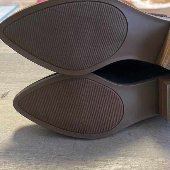 AEO Micro Booties - Picture 13 of 16